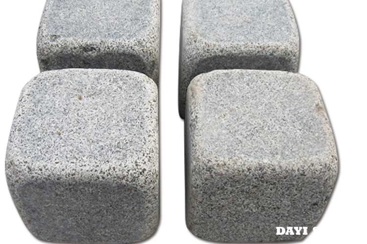 Cubes Dark Grey Granite G654 All sides sawn and tumble 10x10x10cm - Dayi Stone